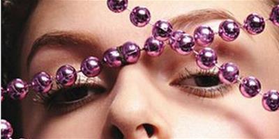 華貴浪漫 粉紫星光打造派對酷感妝容