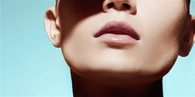 5大流行唇色如何打造整體妝容，彩妝為你播報夏季最熱T台妝容