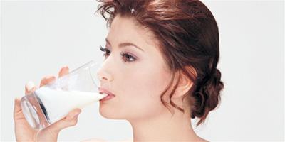 過期牛奶有妙用 揭秘牛奶洗臉好處多