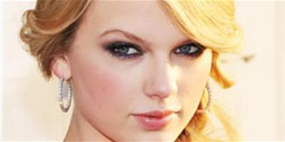 人美聲甜Taylor Swift演繹俏麗復古髮型，美髮推薦復古髮型