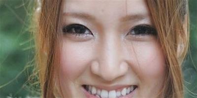 眼妝色彩回歸自然 秋冬街拍妝容進階示範，彩妝小編推薦日系妝容