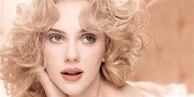 如瑪麗蓮·夢露(Marilyn Monroe) 般嫵媚動人！斯嘉麗·詹森 (Scarlett Johansson) 完美代言D&G rose the one香水
