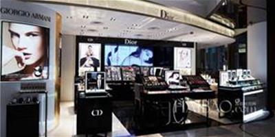迪生集團旗下全新一站式化妝美容概念店Beauy Avenue於香港開業，柔和的線條設計打造舒適的購物空間