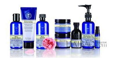 Neal's Yard Remedies推出2014全新有機玫瑰保濕系列護膚品，讓肌膚回復柔滑觸感，透現明淨光澤！