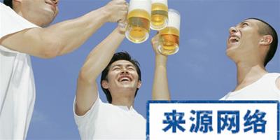 男人喝酒要警惕這六種啤酒病