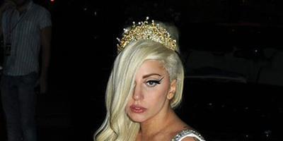 Lady Gaga秀乳裝出街 你見過這樣的公主嗎？