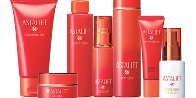 艾詩緹 (Astalift) 最新推出高端護膚系列，讓你的肌膚被滋潤包圍！