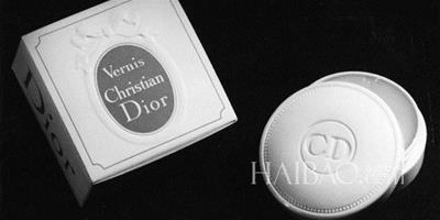 迪奧 (Dior) 推出2013全新護甲系列美甲工具，細膩保養呵護，盡現美甲優雅風采！