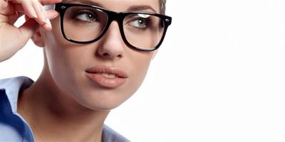 7種方法 讓你帶眼鏡化妝也能很美麗