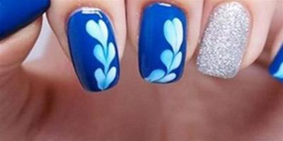 寶藍色簡約美甲款式推薦 幾個技巧為你打造炫麗指甲