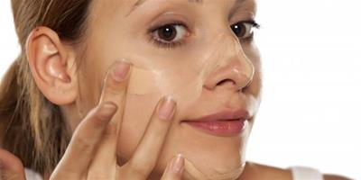 粉底霜可以用潔面乳卸妝嗎 這種做法可能會長痘