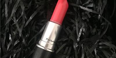 MAC pretty boy試色 深唇照樣西柚起來