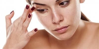 眼部皮膚干燥怎么辦 如何為眼部皮膚保濕抗衰