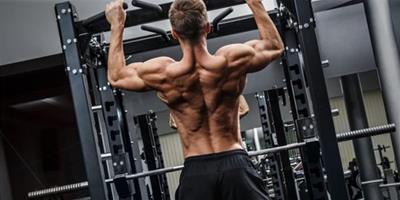無器械怎麼練背部肌肉 掌握這些技巧就能練出好身材