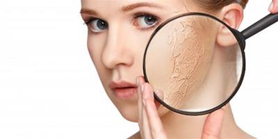 臉部皮膚干燥起皮是怎么回事，皮膚干燥如何保養