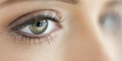 眼皮腫是怎麼回事 告訴你有幾個重要原因