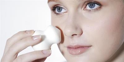 干性皮膚怎么補妝 肌膚干燥的時候有效補妝方法