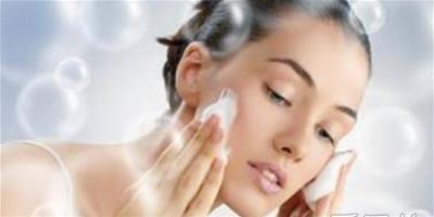 油性皮膚用什麼護膚品 油性皮膚怎麼改善