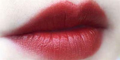 秋冬口紅顏色推薦 用你的唇色溫暖整個冬季吧