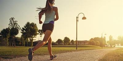 慢跑不僅有益于心臟和肺部，還有助于有效減肥