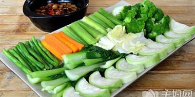 吃煮蔬菜有益于健康和快速減肥