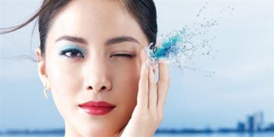 卸妝的五種方法可幫助您的臉部快速柔化