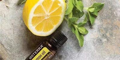阿芙荷荷巴油跟檸檬精油怎么搭配用 可以改善痤瘡嗎