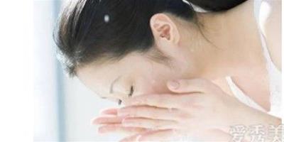 你每天洗臉的方式正確嗎？掌握正確的洗臉方式避免護膚誤區