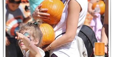 哈嘍我的萬聖節 (Halloween) ，與閨蜜逛街再不無趣，選一款香香甜甜南瓜美妝品加入購物List吧！