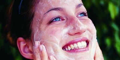 修復日曬傷的處理方法 六種方法還你白皙皮膚