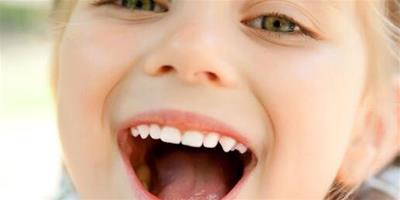 小孩從小牙齒就黃怎麼變白 4個方法讓他擁有一口小白牙