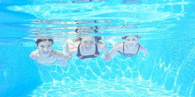 夏季游泳減肥計畫 瘦身娛樂兩不誤