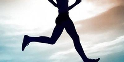 跑步前的拉伸運動有哪些？ 4個必備拉伸動作讓你健康跑步