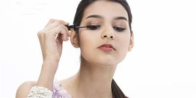 怎麼選擇睫毛膏畫眼妝 美妝達人的吸睛眼妝打造術