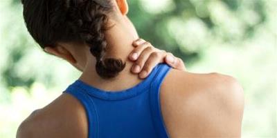 經常肩膀酸疼？ 4個方法緩解肩膀酸疼