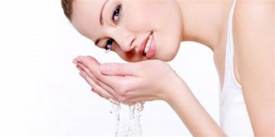 油性皮膚先補水還是先控油呢？ 3個步驟教你有效護膚