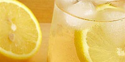 蜂蜜加檸檬能美白嗎 告訴你做檸檬蜂蜜水的4個小貼士