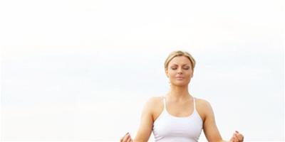 瑜伽打坐懸浮展現圖 五大詳細步驟讓你延緩衰老