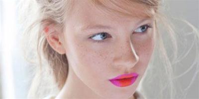 唇妝畫法：教你打造3D水潤唇妝