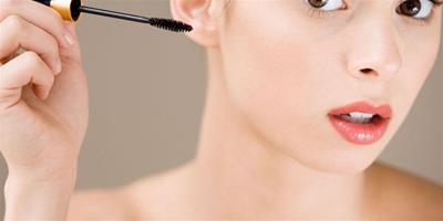 睫毛膏的正確刷法 教你睫毛膏怎麼刷出迷人眼妝的方法