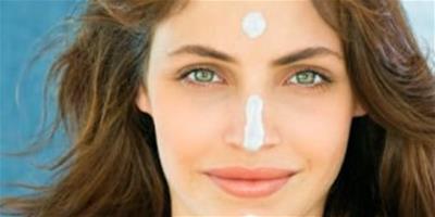如何預防皺紋爬在臉上 女性多大開始衰老