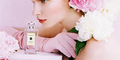 祖馬龍 (Jo Malone) London牡丹與胭紅麂絨系列香氛2013年唯美登場，帶你走入初夏清晨的美麗花園！