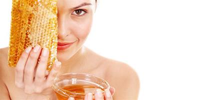 蜂蜜面膜怎麼做 不同膚質自製蜂蜜面膜護膚方法