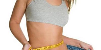 女人怎麼減肚子上的贅肉呢 2大妙招讓你變身“小腰精”