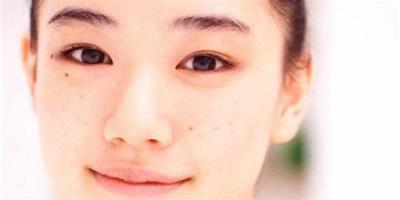 想要成為蒼井優一樣的“小清新”氣質森女？頂級彩妝大師派特·麥克戈拉斯(Pat McGrath) 支招彩妝技巧，教你用高光棒完美“偽妝”！