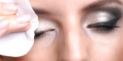 女性卸眼妝的正確方法 愛化妝的MM不容錯過的好方法